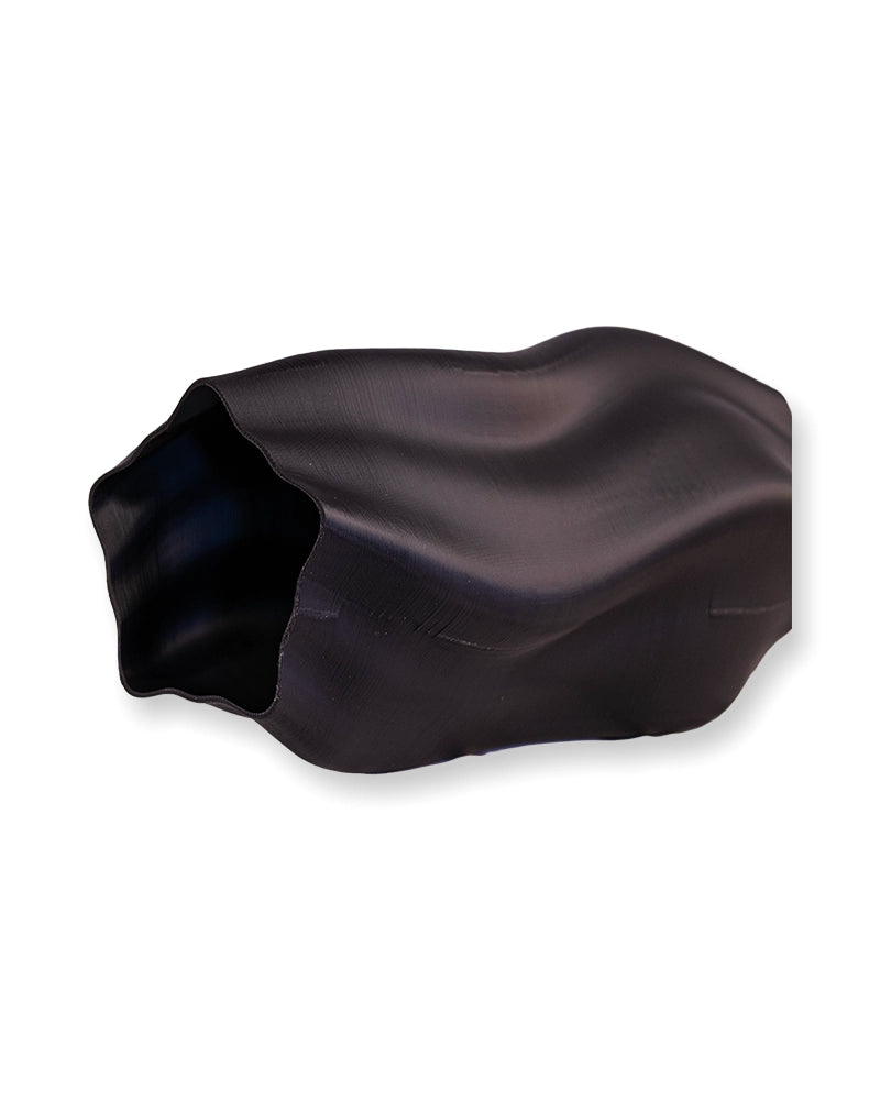 Modern Black Wave Vase – 3D-Printed Sculptural Home Décor