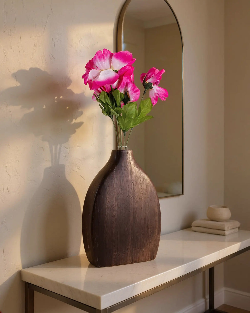 Solid Walnut Wood Vase with Glass Insert – Sculptural Flower Décor