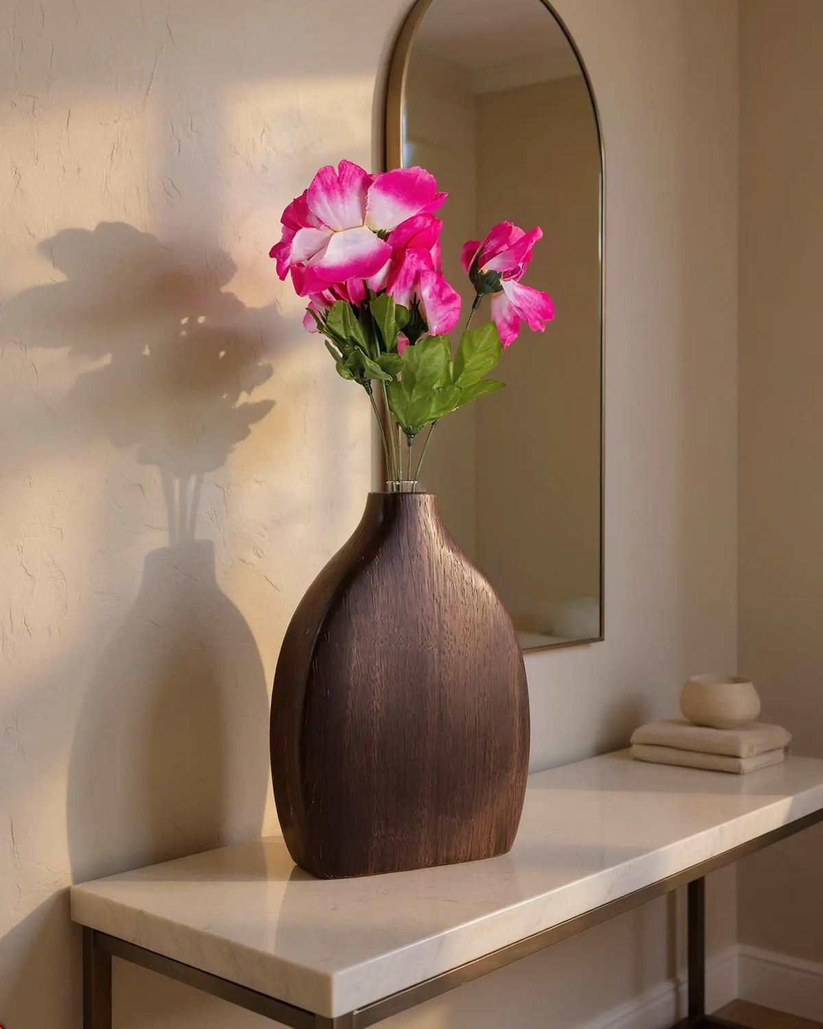 Solid Walnut Wood Vase with Glass Insert – Sculptural Flower Décor